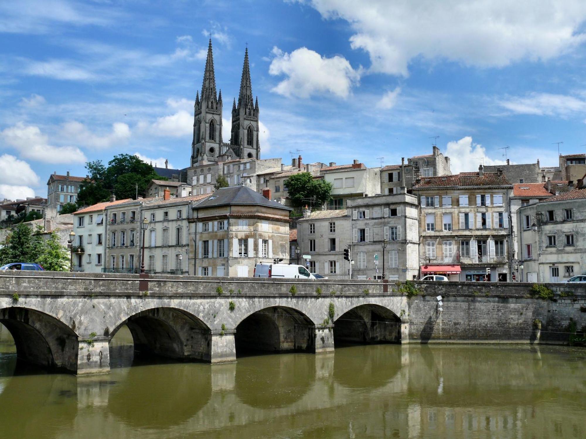 Appartement Lumineux, Wi-Fi Et Parking Prive Niort Eksteriør bilde
